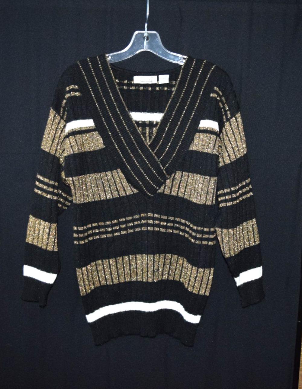 Vtg CRISTINA'S RIB KNIT SWEATER WITH GOLD METALLIC V- neck Size M